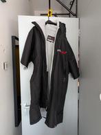 Dryrobe Advance Short Sleeve Zwart, Maat m valt als L, Ophalen of Verzenden, Nieuw, Dame of Heer, Overige typen