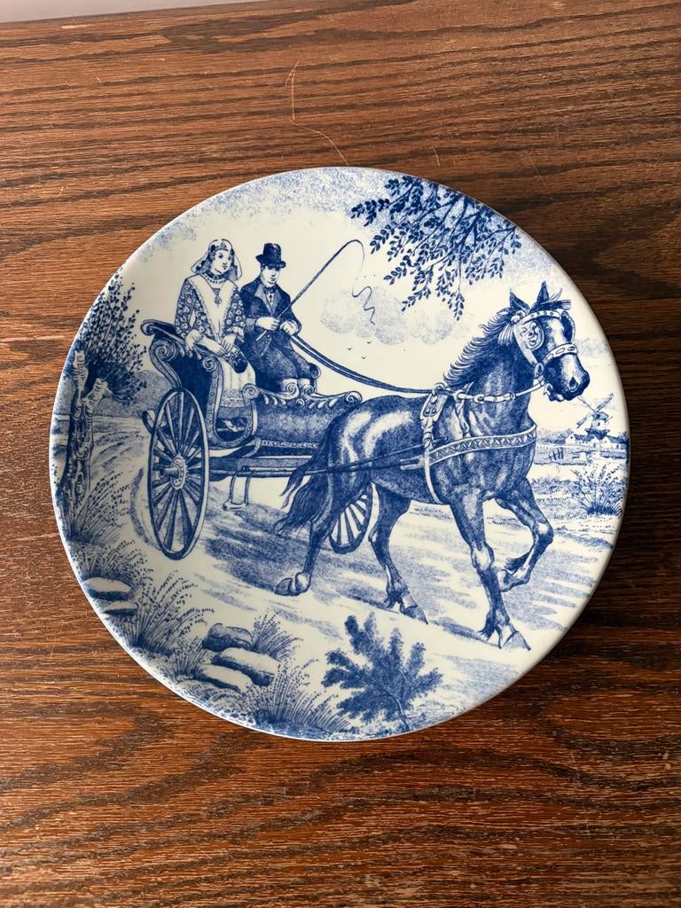 Delfts blauw wandbord met koets, Ophalen of Verzenden