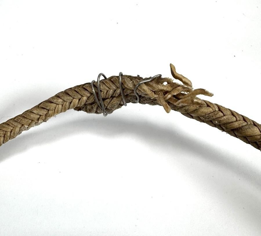 1189. Vlechtwerk, Nieuw-Guinea – zweep, vlag en mand, Antiek en Kunst, Ophalen of Verzenden