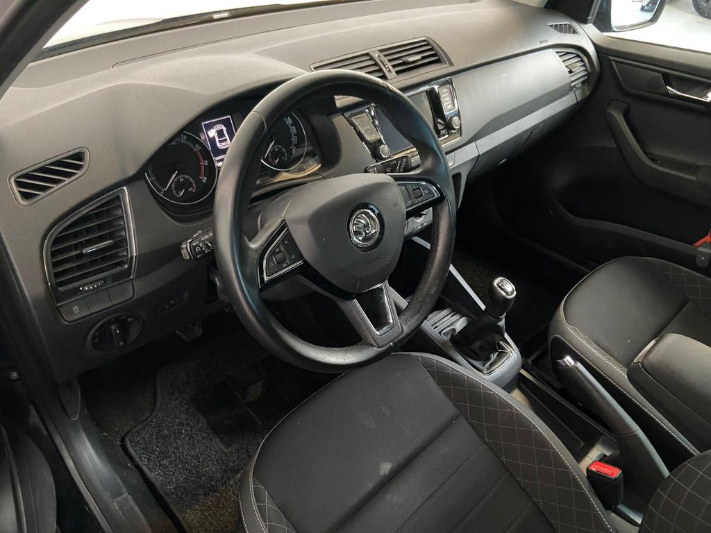 Skoda Fabia 1.0 TSI Ambition. Carplay.1e Eigenaar!, Auto's, Skoda, Voorwielaandrijving, Gebruikt, Euro 6, Parkeersensor
