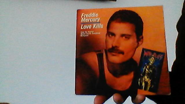 Queen freddie mercury jukebox single love kills uit 1984, Cd's en Dvd's, Vinyl Singles, Zo goed als nieuw, Single, Pop, Ophalen of Verzenden