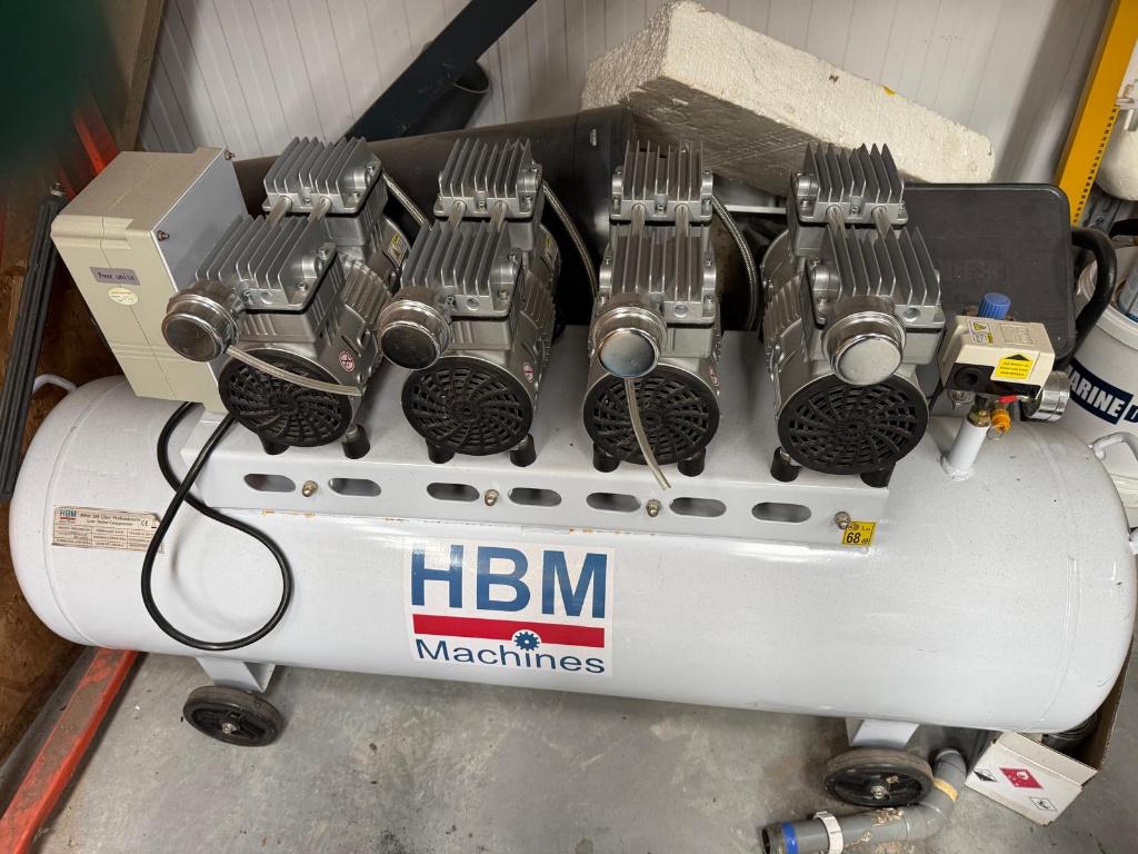 HBM zeer stille mobiele compressor 200L, Ophalen, Zo goed als nieuw, Minder dan 200 liter/min, Geluidgedempt