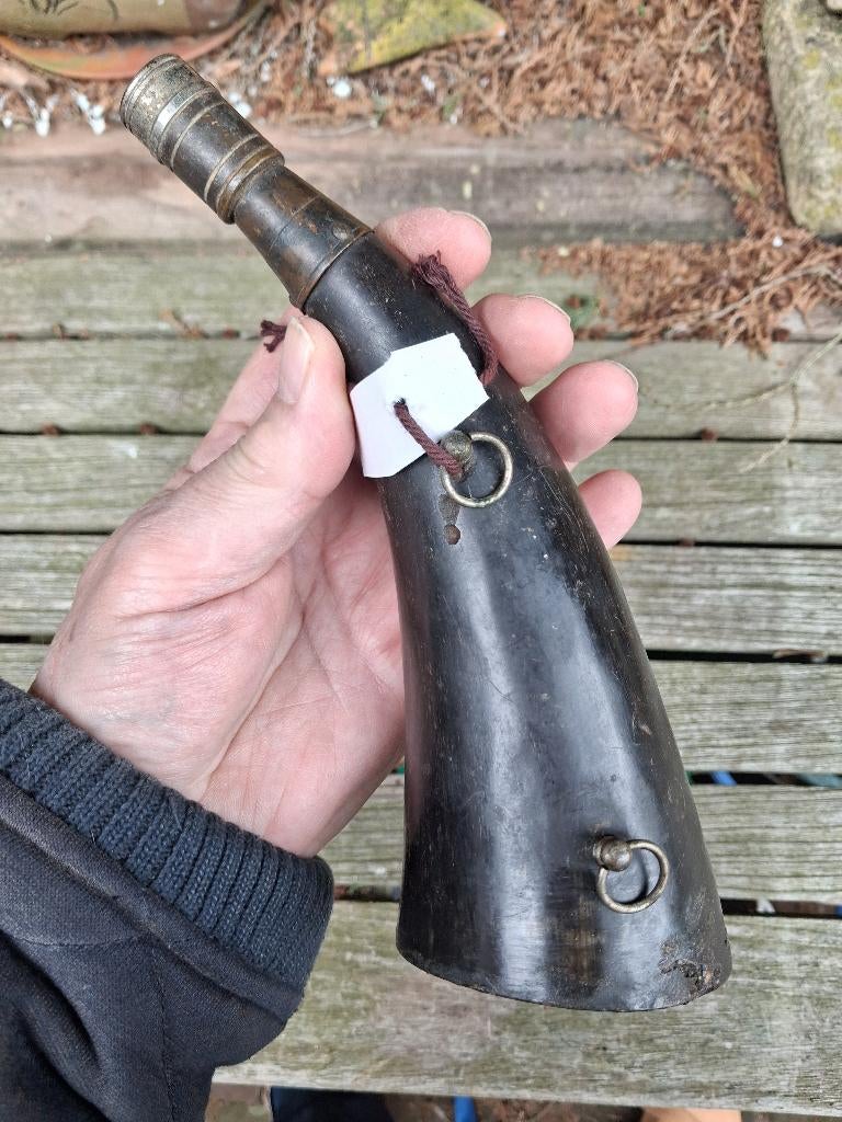 Antieke 19e eeuwse Kruithoorn, Ophalen of Verzenden, Landmacht, Nederland, Overige typen