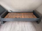 bed van WOOOD - 90 x 200 cm - grijs - matras & lattenbodem, Huis en Inrichting, Slaapkamer | Bedden, Ophalen, Gebruikt, 90 cm