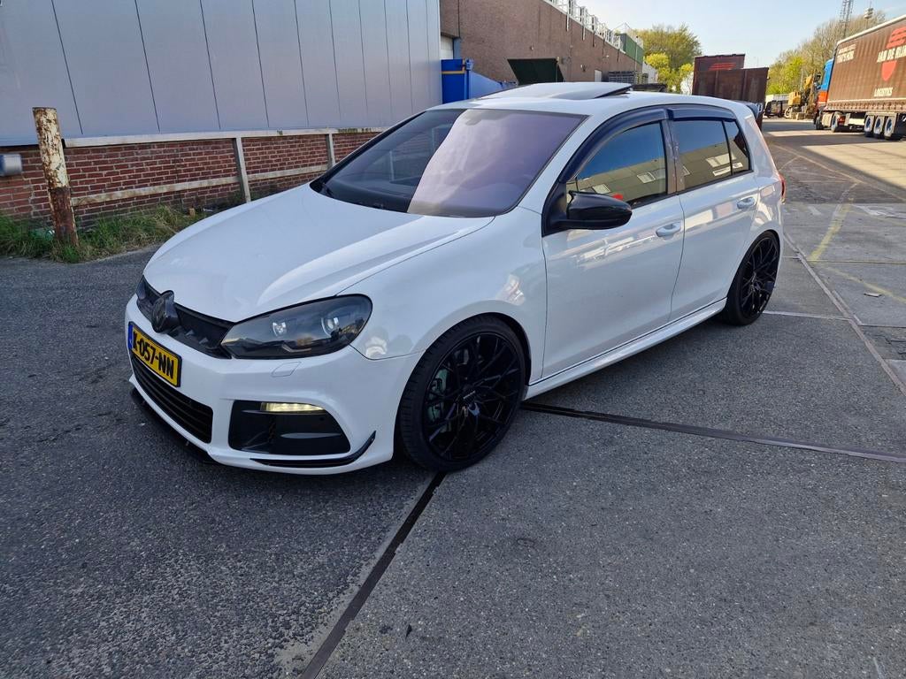 Volkswagen Golf 6 R20 2.0TSI 352PK 4-M 5DR 6-DSG 2010 Wit, Auto's, Volkswagen, 1441 kg, Zwart, 4 cilinders, 1984 cc