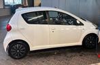 Toyota Aygo 1.0 12V Vvt-i 5DRS 2012 Wit, Voorwielaandrijving, 4 stoelen, Origineel Nederlands, Handgeschakeld