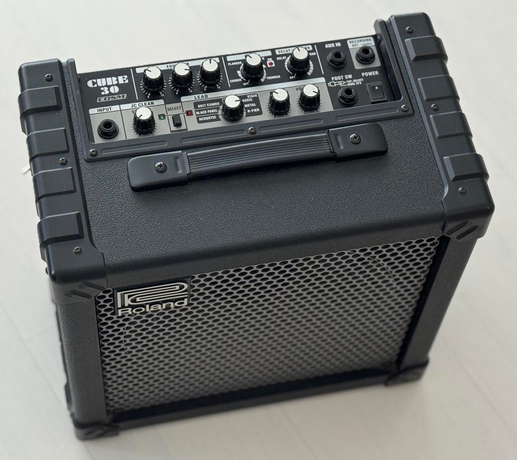 Roland Cube 30 Gitaarversterkers, Ophalen, Zo goed als nieuw, Gitaar, Minder dan 50 watt