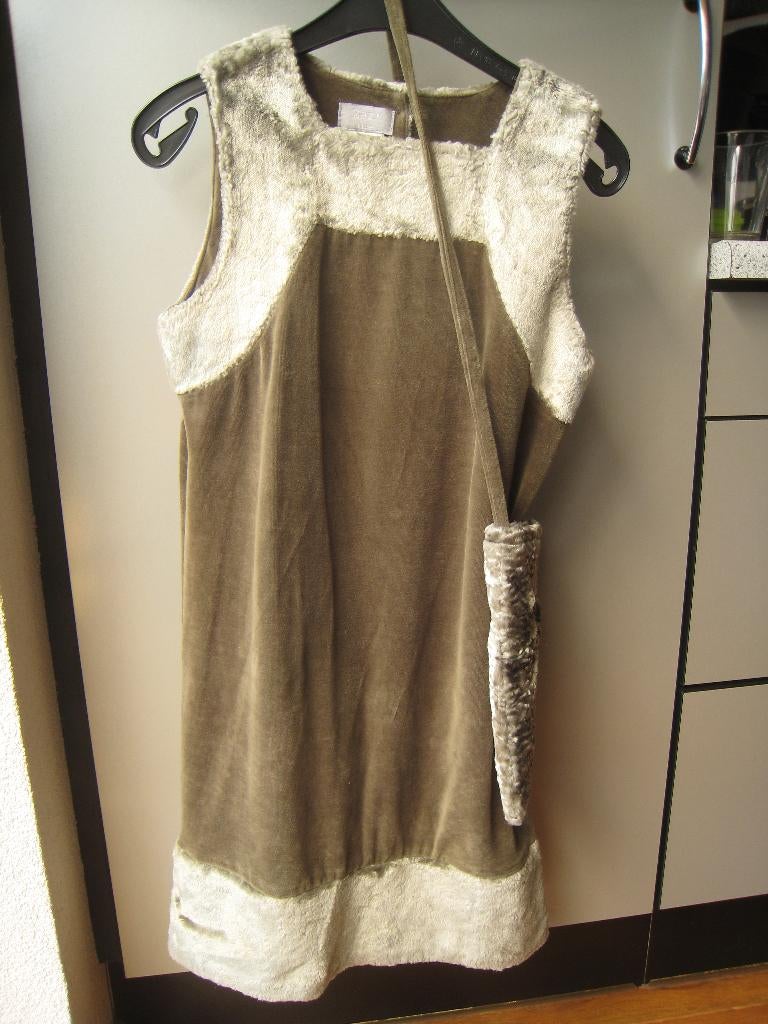 groene jurk met tasje, Zazi, maat 134, Kinderen en Baby's, Kinderkleding | Maat 134, Zo goed als nieuw, Jurk of Rok, Zazi, Verzenden