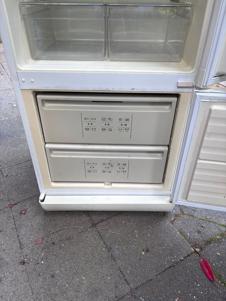 Bosch Koelkast met Vriezer - Gebruikt, Witgoed en Apparatuur, Koelkasten en IJskasten, Ophalen, 150 tot 200 liter, Gebruikt, Met aparte vriezer