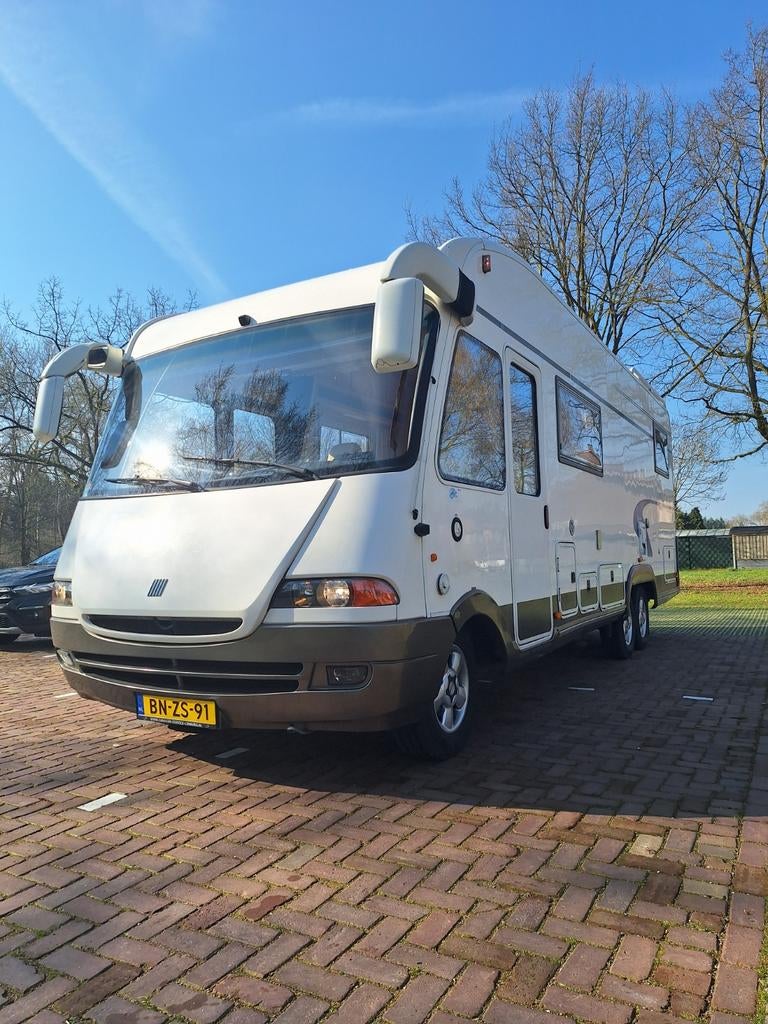 Luxe Camper: Volledig Vernieuwd met Topvoorzieningen, Bedrijf