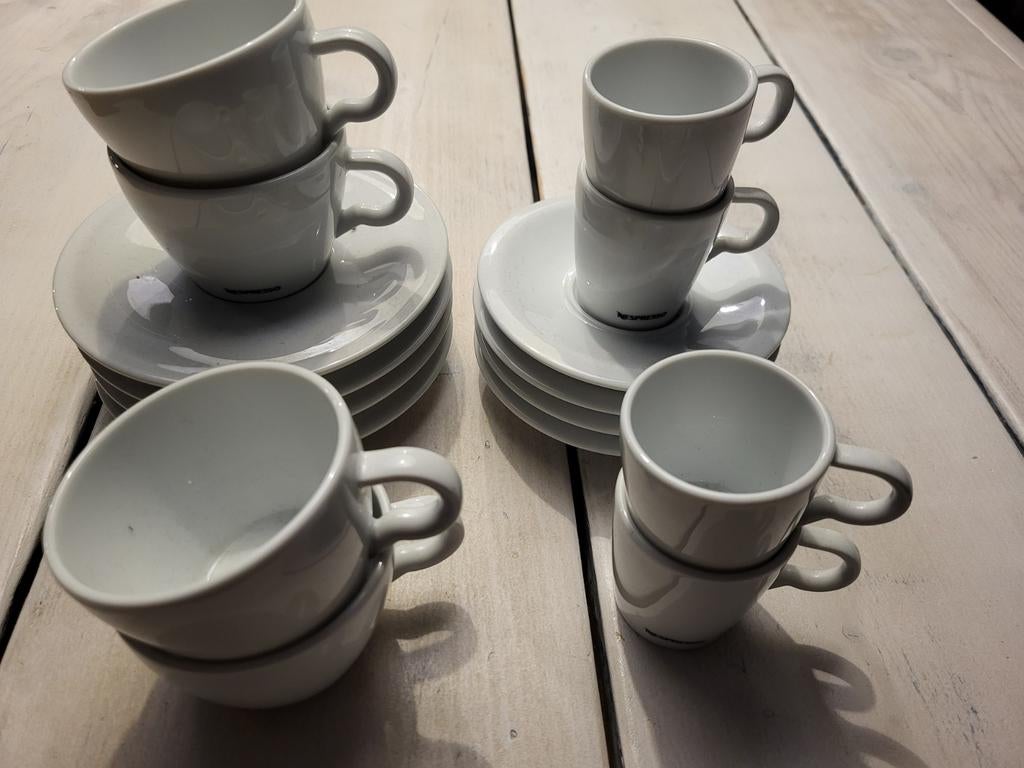 Nespresso Kopjes en Schotels - Cappuccino & Lungo, Gebruikt, Keramiek, Ophalen of Verzenden, Effen