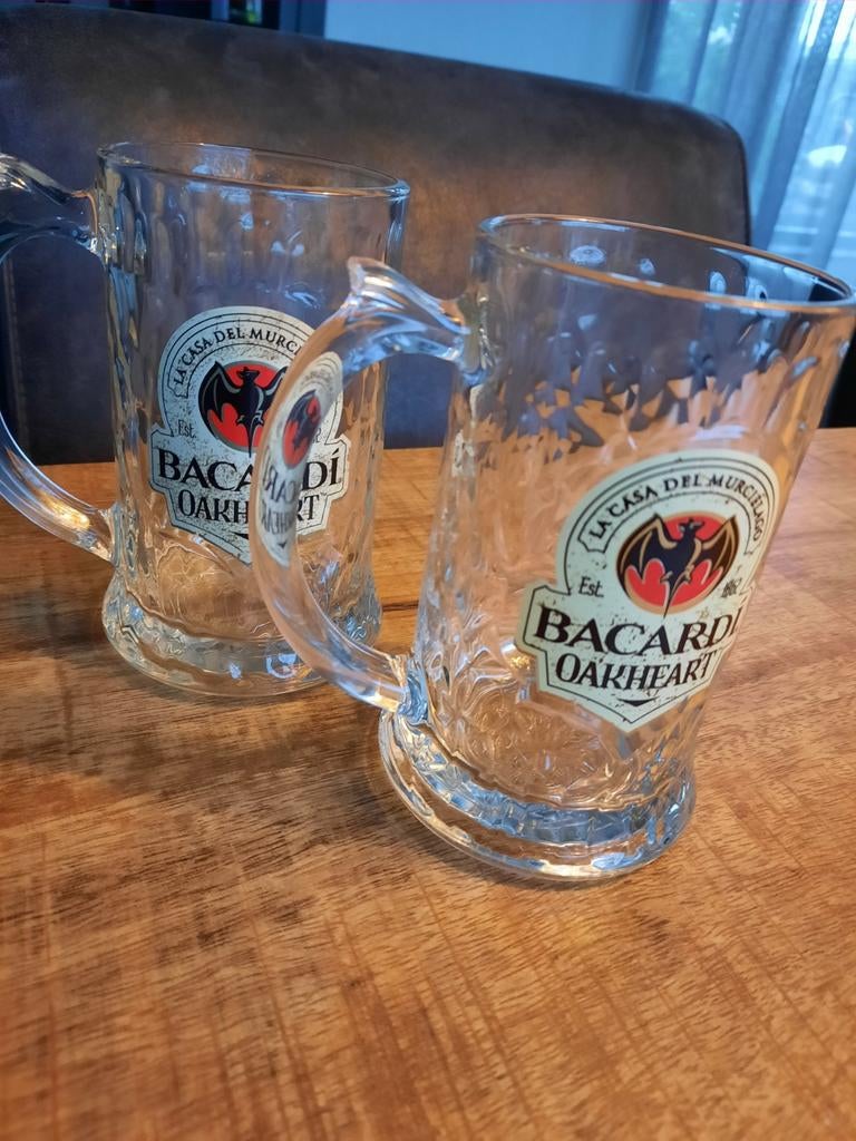Twee Bacardi Oakhart glazen, Verzamelen, Merken en Reclamevoorwerpen, Ophalen