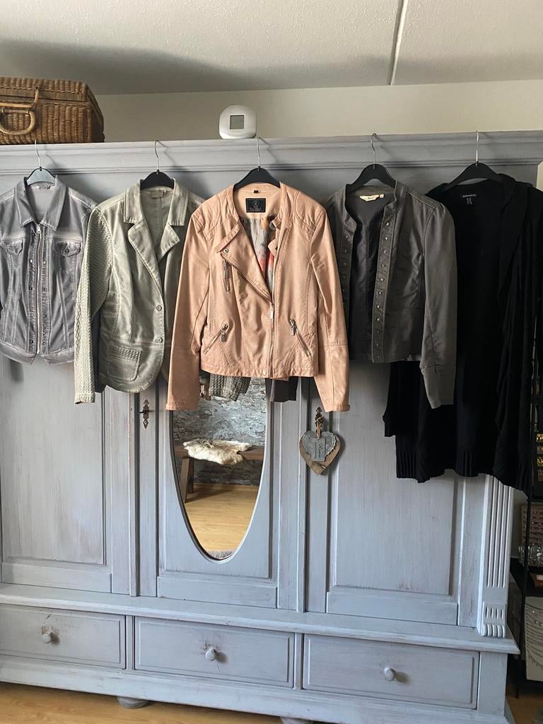 Jasjes, Ophalen of Verzenden, Zo goed als nieuw, Maat 42/44 (L)