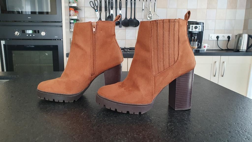 Enkel laarzen maat 38 met hoge hak (bruin), Ophalen, Bruin, Primark, Lage of Enkellaarzen