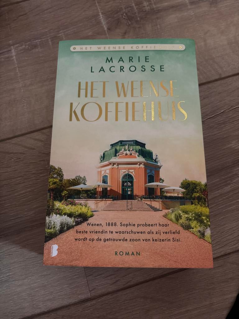 Het Weense Koffiehuis - Marie Lacrosse Roman, Boeken, Romans, Ophalen, Zo goed als nieuw, Nederland