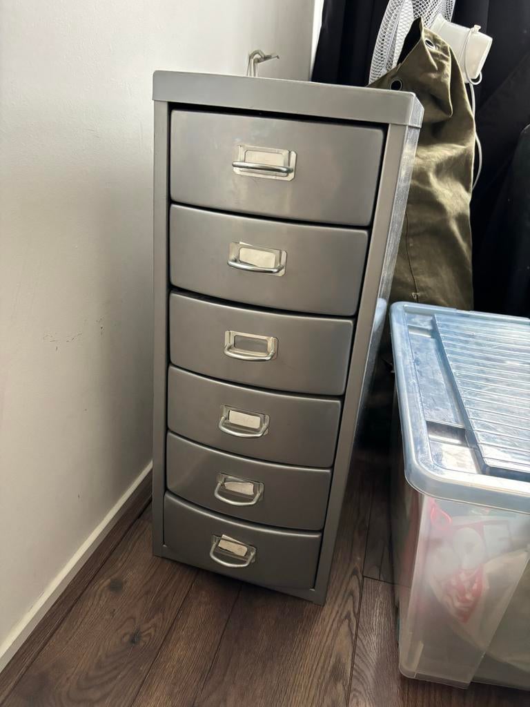 Ladenkast grijs zilver metaal met 6 laden en labelhouders, Huis en Inrichting, Kasten | Ladekasten, Minder dan 50 cm, Gebruikt