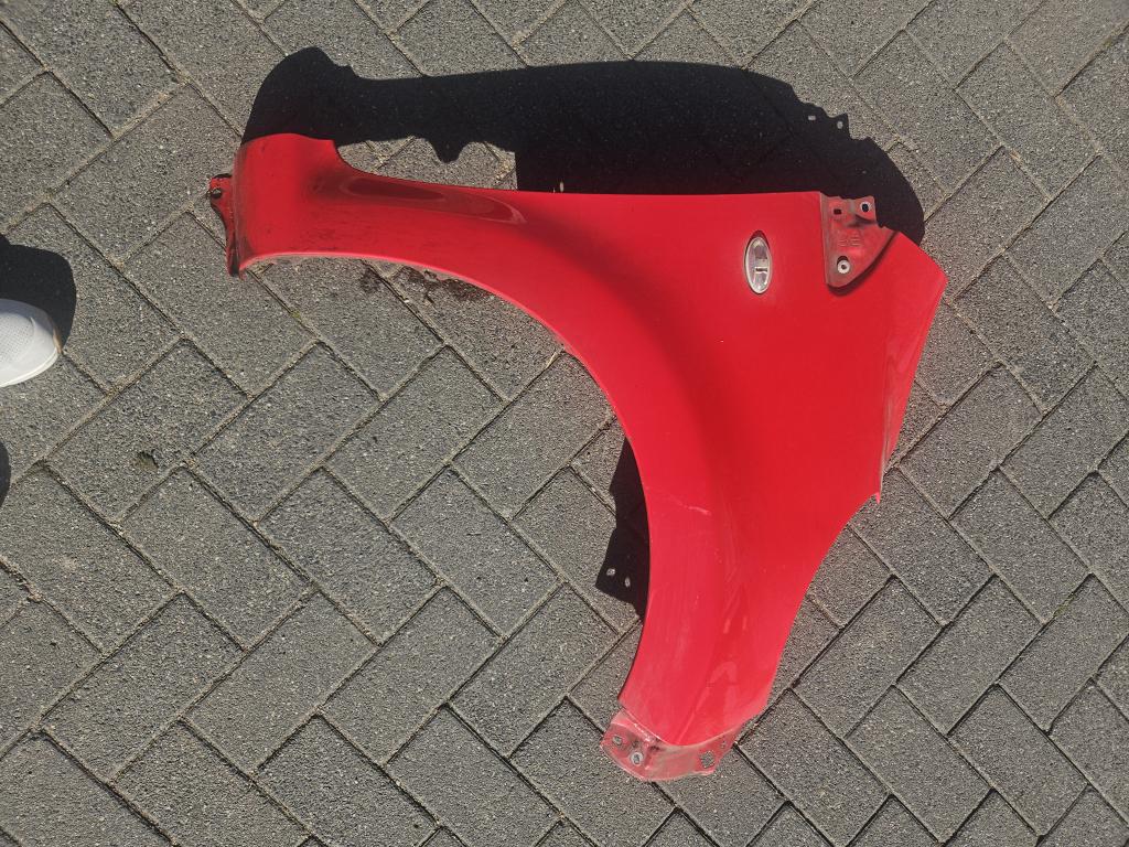 ZIJSCHERM RECHTS VOOR ROOD CITROEN C1/PEUGEOT 107, Niet ingevuld, Gebruikt, Citroën, Niet ingevuld