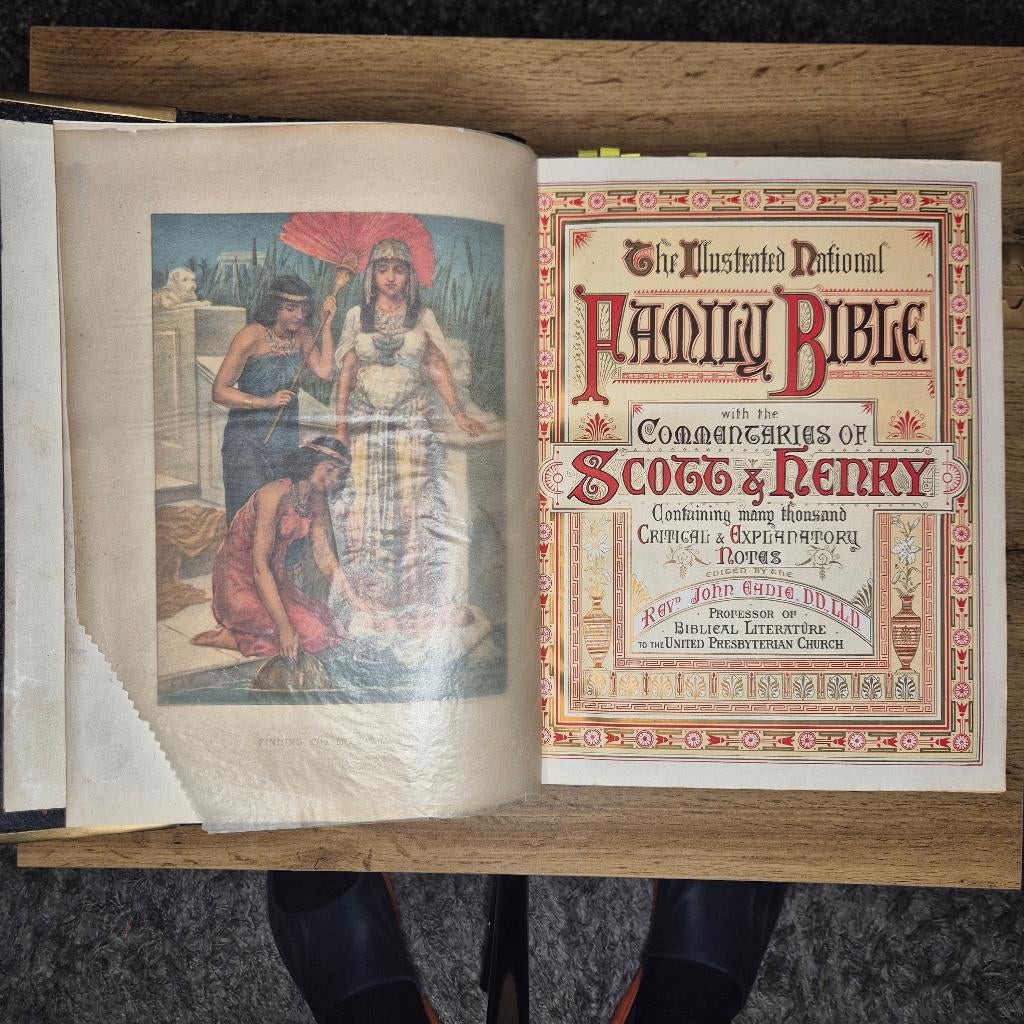 Grote Antieke Victoriaanse Familiebijbel met Messing Sloten, Antiek en Kunst, Antiek | Boeken en Bijbels, Ophalen of Verzenden