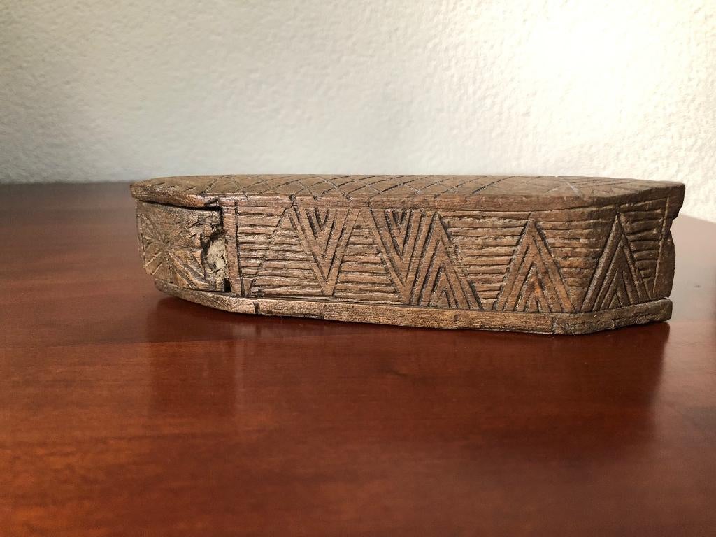 Antiek Doosje Hout 16 cm Qualamdan ?, Antiek en Kunst, Kunst | Beelden en Houtsnijwerken, Ophalen of Verzenden