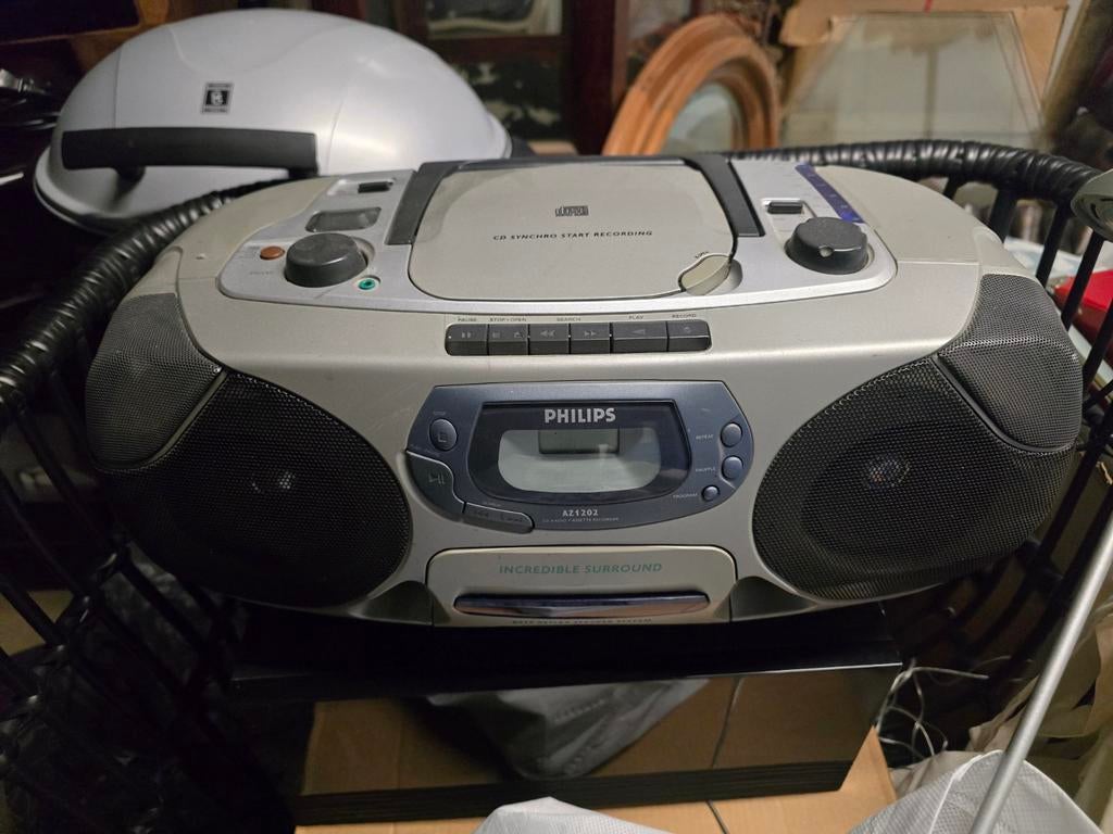 Aangeboden mooie en goed werkende radio cassete speler, Audio, Tv en Foto, Ophalen of Verzenden, Gebruikt, Radio, Met cd-speler