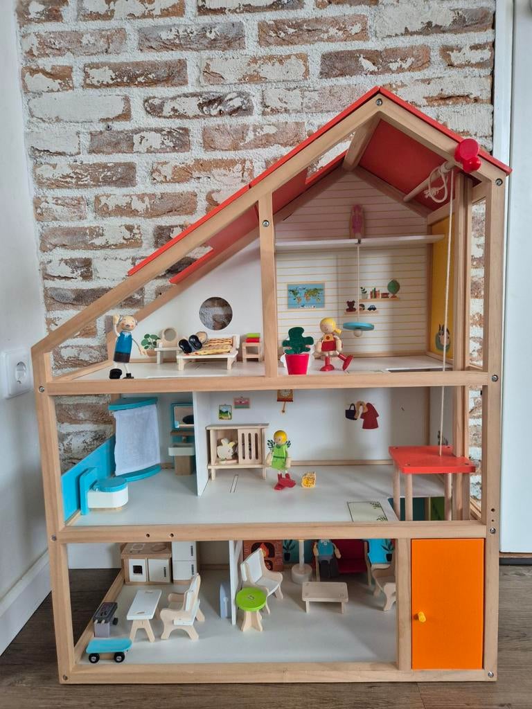 Leuk houten poppenhuis met lift en veel accessoires, Kinderen en Baby's, Speelgoed | Poppenhuizen, Ophalen, Poppenhuis