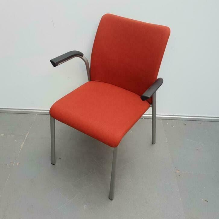 Degelijke vergaderstoelen STEELCASE oranje stof per 4 stuks