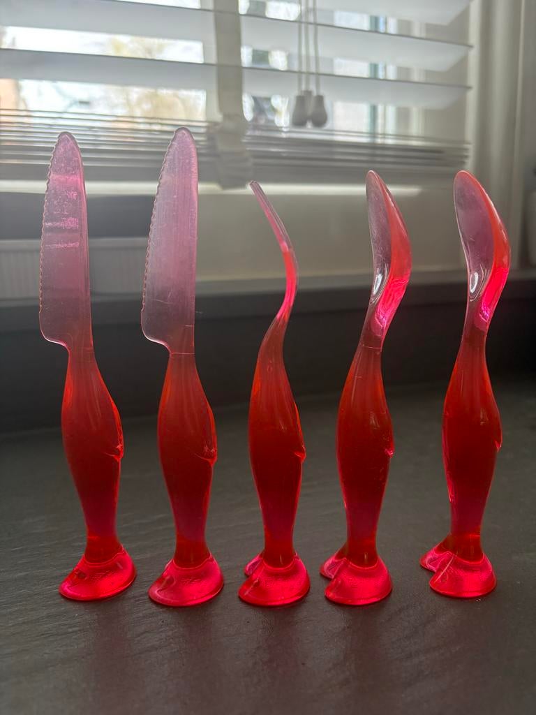 Alessi kinderbestek setje roze plastic, Ophalen of Verzenden, Gebruikt, Kunststof, Bestekset