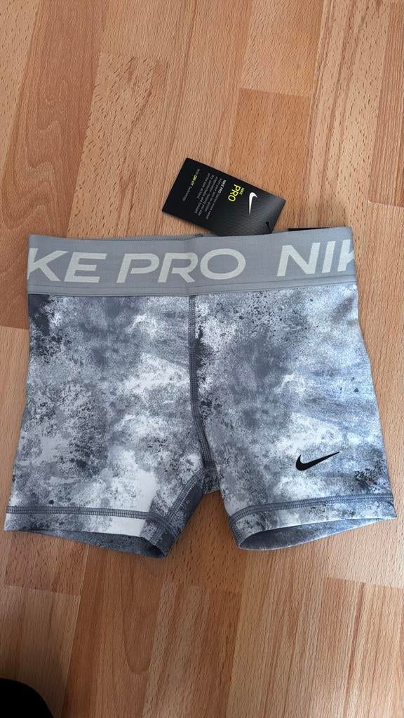 Nike Pro Dri-FIT Korte Broek Meisje - Nieuw met kaartjes, Ophalen of Verzenden, Nieuw, Meisje