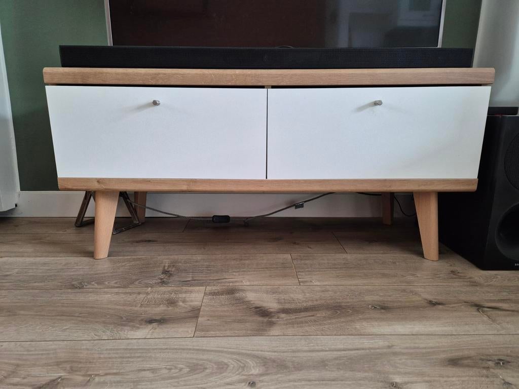 Tv meubel met twee deurtjes, Ophalen, 25 tot 50 cm, 100 tot 150 cm, Minder dan 100 cm