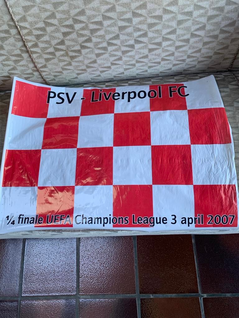 PSV - FC Liverpool Champions League vlag, Ophalen