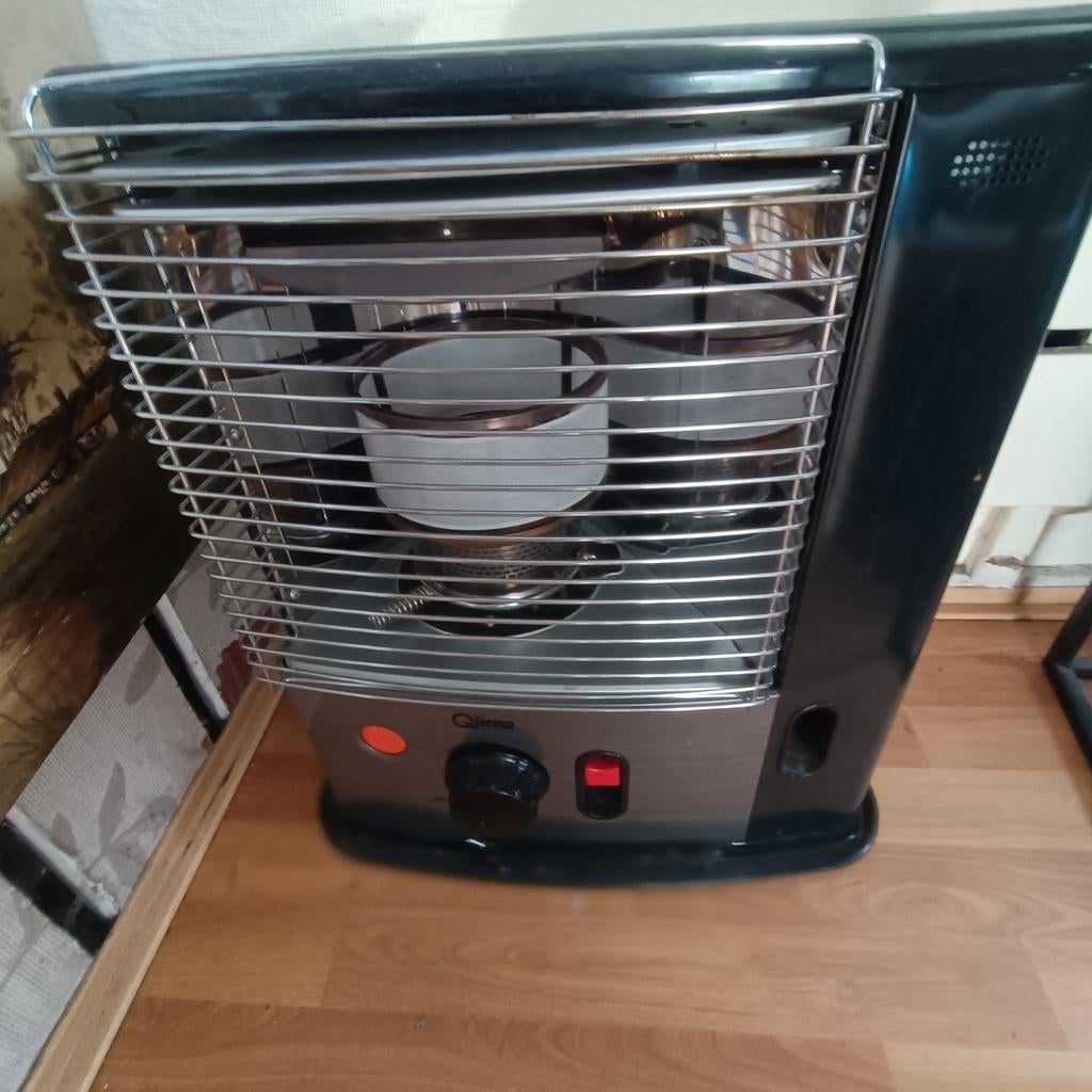 Qlima met 3 of 4 liter  brandstof, Ophalen of Verzenden, Zo goed als nieuw, Gas, Gaskachel