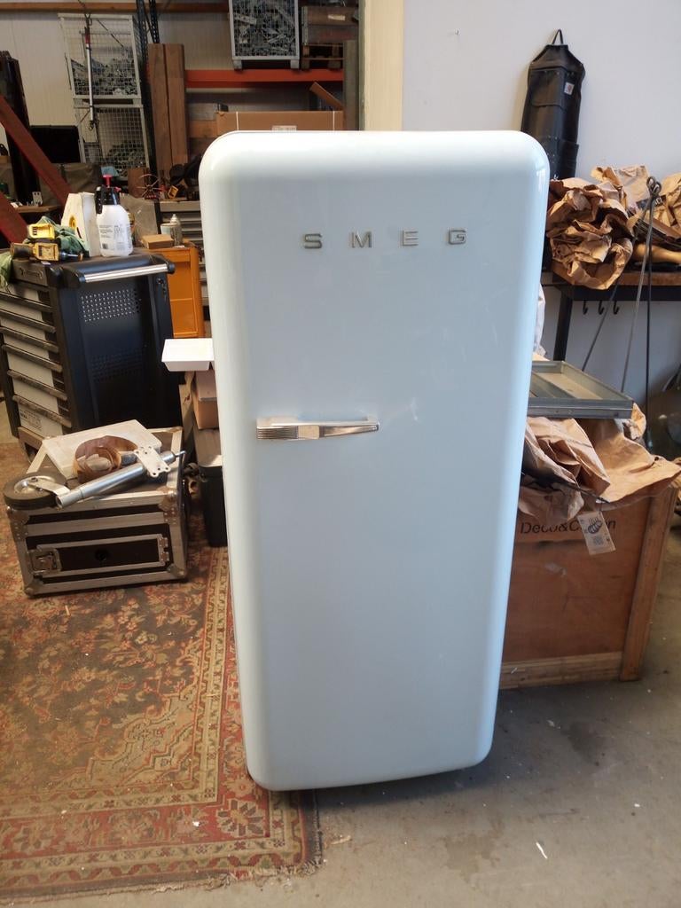 Smeg koelkast babyblauw – retro design – defect (ventilator), Ophalen, 200 liter of meer, 60 cm of meer, 160 cm of meer