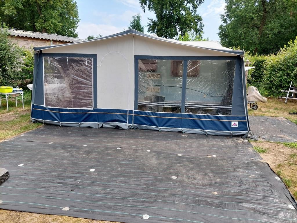 Caravan Voortent omloop 13., Ophalen