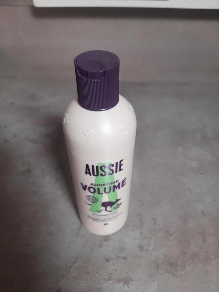 Aussie Aussome Volume Shampoo 300ml - Nieuwe fles, Sieraden, Tassen en Uiterlijk, Uiterlijk | Haarverzorging, Ophalen of Verzenden