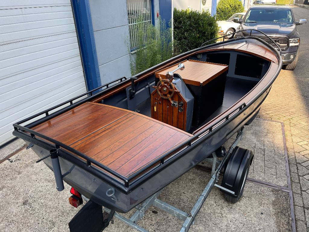 Prachtige Sloep - Schippersvlet Gerestaureerd Inboard Diesel, Watersport en Boten, Sloepen, Zo goed als nieuw, Tot 10 pk, 6 meter of meer