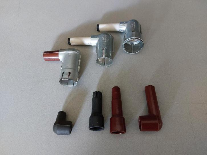 Diverse Vintage Klassieke  Bougiekappen - BERU BOSCH - Nieuw, Motoren, Onderdelen | Overige, Nieuw, Ophalen of Verzenden