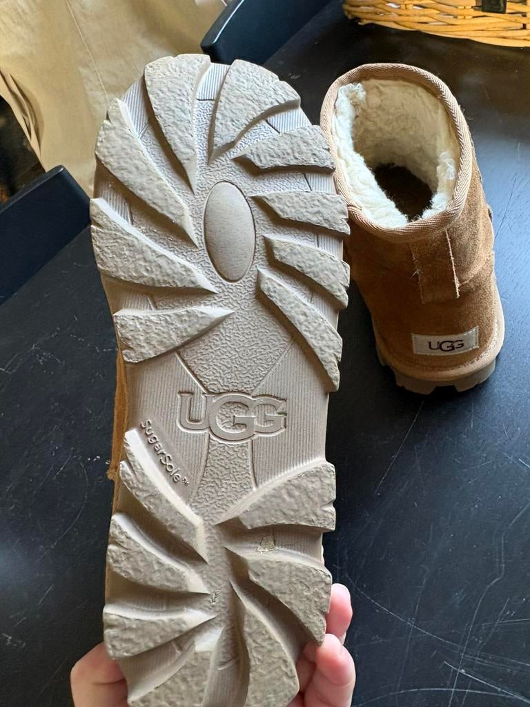 UGG maat 39, Kleding | Dames, Schoenen, Ophalen of Verzenden, Zo goed als nieuw, Bruin