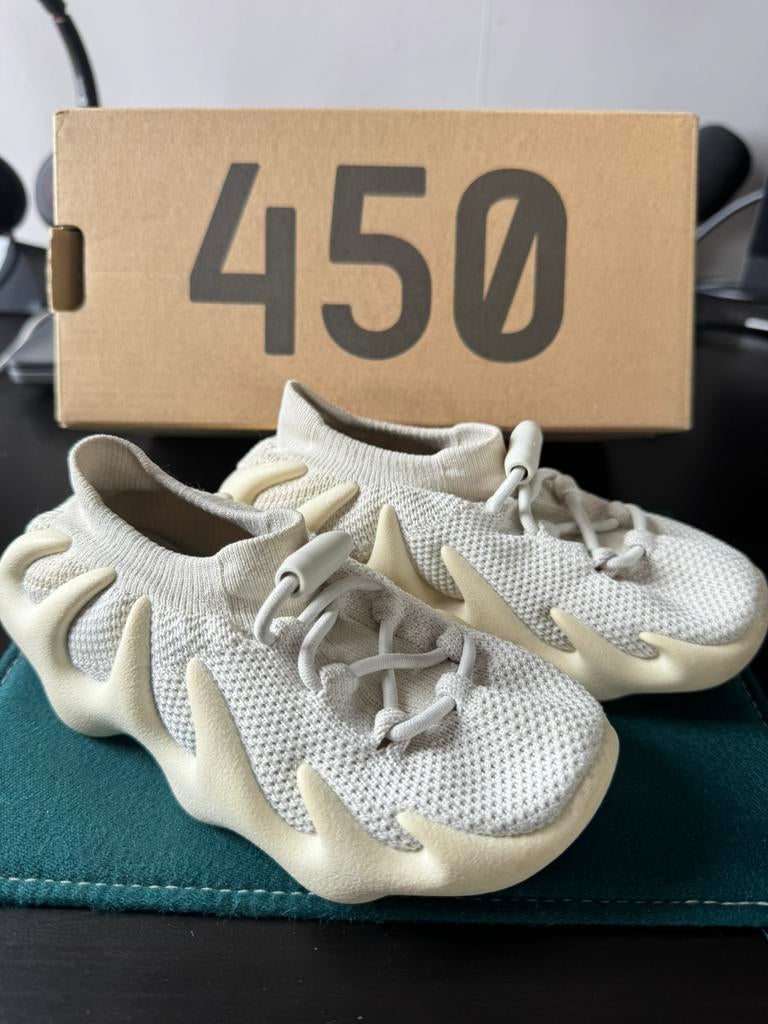 Adidas Yeezy 450 Infants in Cloud White, Ophalen of Verzenden, Zo goed als nieuw, Wit
