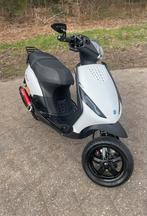 Zeer nette Piaggio Zip 70cc 2 takt met sp monovork, Fietsen en Brommers, Scooters | Piaggio, Ophalen, Maximaal 45 km/u, Zip, Benzine