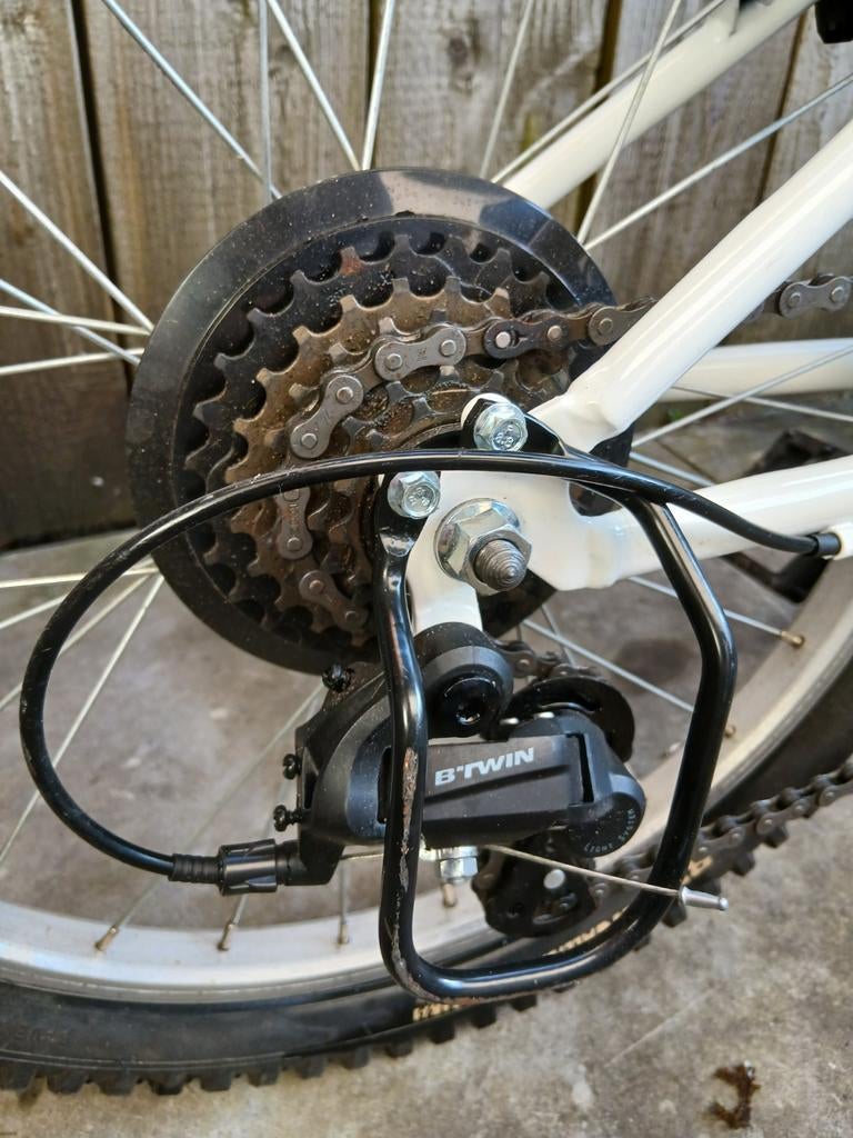 Nette kinderfiets, zo goed als nieuw, te klein gekocht, Ophalen, Zo goed als nieuw, 16 tot 20 inch, B'Twin