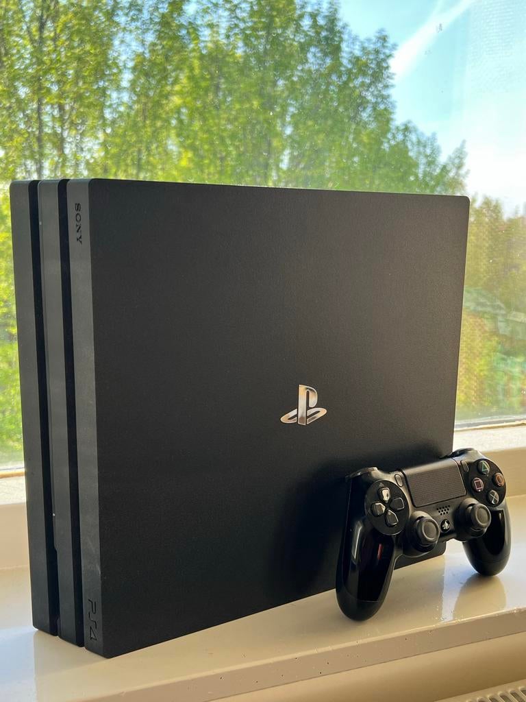 PS4 Pro met GTA 5 en FIFA 19 - Zeer goede staat, Spelcomputers en Games, Spelcomputers | Sony PlayStation 4, Ophalen, Met games