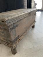 Antieke Houten Kist / Salontafel met Unieke Details, Huis en Inrichting, Woonaccessoires | Kisten, Ophalen, Minder dan 50 cm, Gebruikt