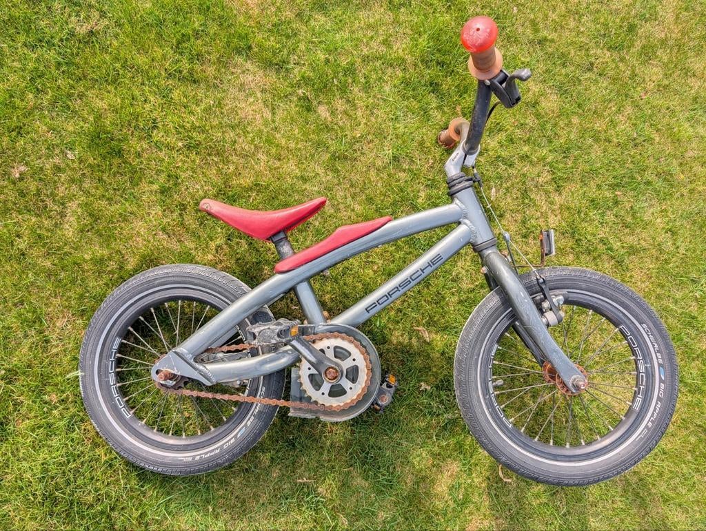 Porsche Peuterfiets - Stoer en Klaar voor Avontuur, Ophalen of Verzenden, Gebruikt, Minder dan 16 inch, Porsche