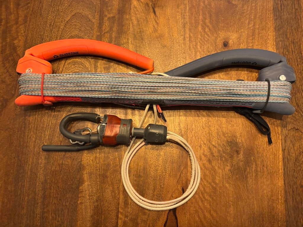 Duotone trust bar 2024 s/m, Watersport en Boten, Kitesurfen, Geen board, Ophalen of Verzenden, Gebruikt, Bar