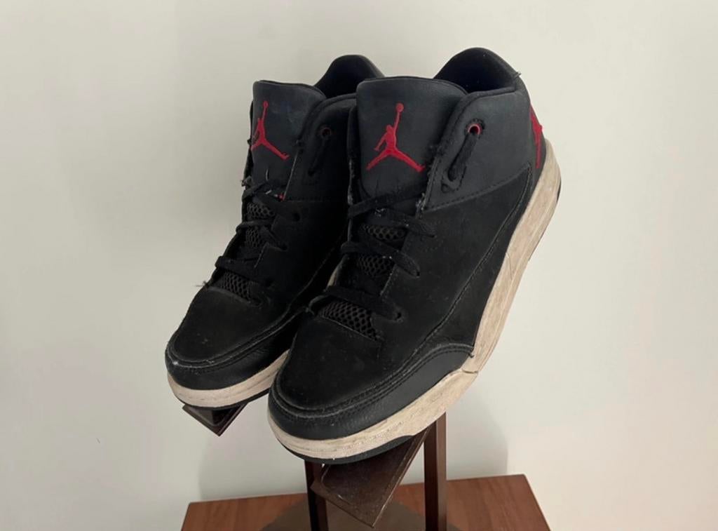 Jordan Sportschoenen Maat 34 Zwart Rood, Gebruikt, Ophalen of Verzenden, Jongen of Meisje, Sportschoenen