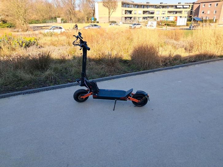Krachtige e step van joyor s10s z MOET NU WEG VOOR 450, Fietsen en Brommers, Steps, Gebruikt, Elektrische step (E-scooter), Ophalen