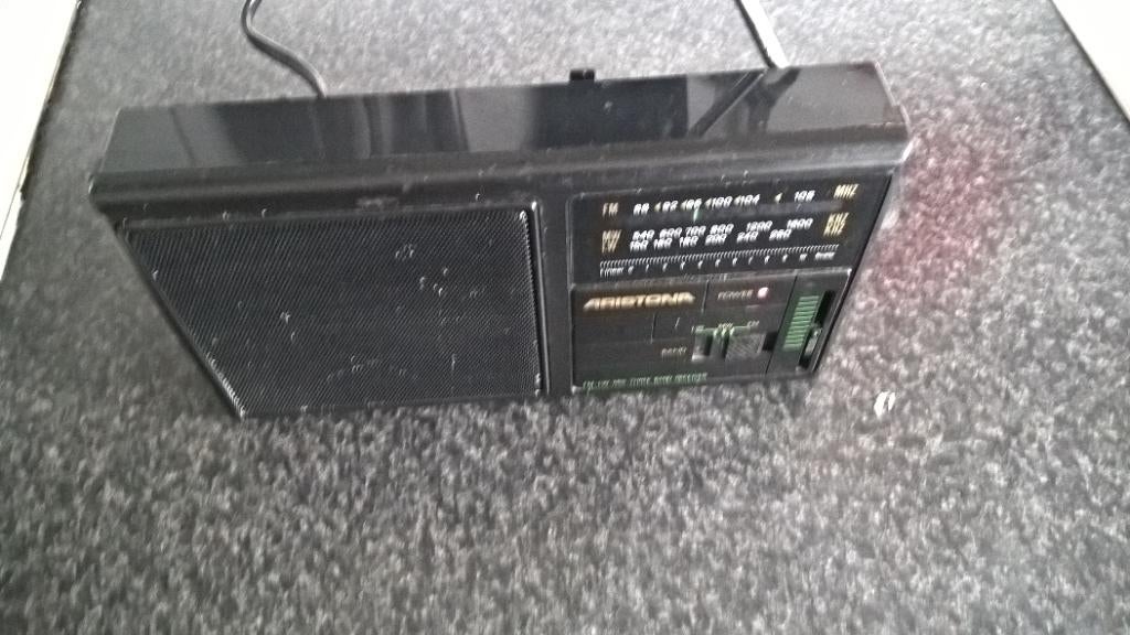 TE koop aangeboden mooi oude radio merk aristona, Ophalen of Verzenden, Gebruikt, Wereldontvanger