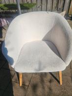 Comfortabele fauteuil met bouclé stof, Huis en Inrichting, Fauteuils, Ophalen, Modern, Scandinavisch, 75 tot 100 cm, Zo goed als nieuw
