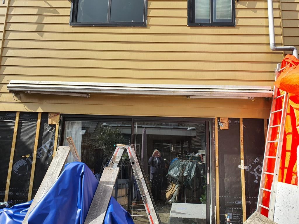 Elektrische zonnescherm, 150 tot 300 cm, Ophalen of Verzenden, Zo goed als nieuw, Knikarmscherm