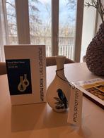 Rijksmuseum x POLSPOTTEN vaasje groen - Limited Edition, Huis en Inrichting, Woonaccessoires | Vazen, Aardewerk of Porselein, Nieuw